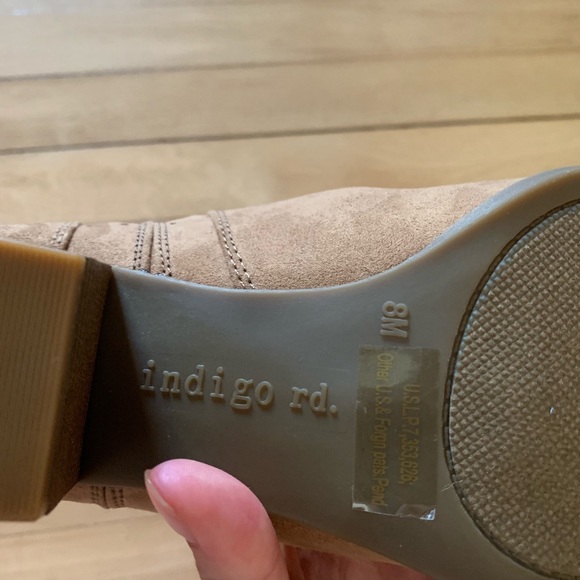 NWT Indigo Rd. Booties Size 8 - Picture 5 of 5